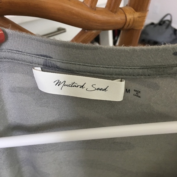 Mustard Seed soft camp v neck - Picture 2 of 3